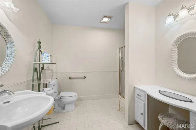 $765,000 | 1255 Walnut Hill Farm Drive, Chesterfield, MO 63005