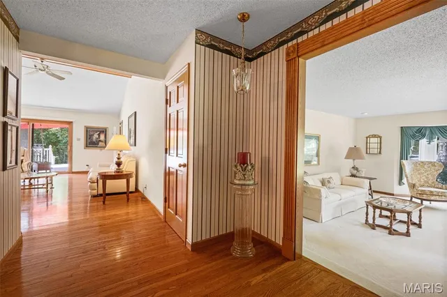 $765,000 | 1255 Walnut Hill Farm Drive, Chesterfield, MO 63005