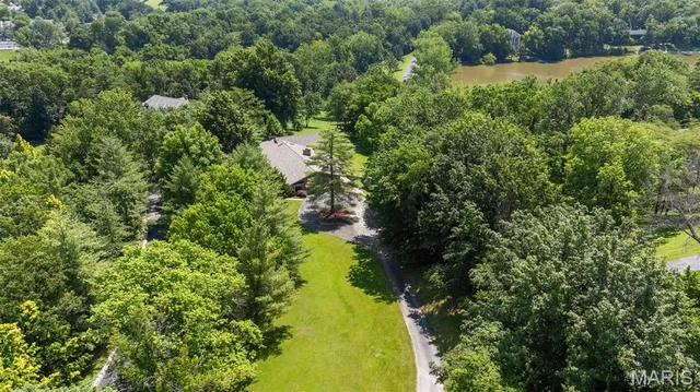 $765,000 | 1255 Walnut Hill Farm Drive, Chesterfield, MO 63005