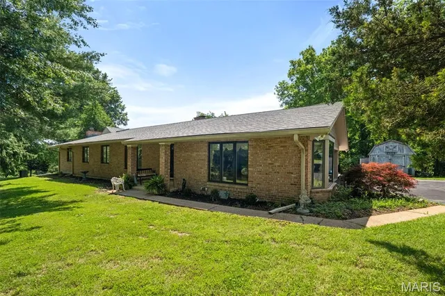 $765,000 | 1255 Walnut Hill Farm Drive, Chesterfield, MO 63005
