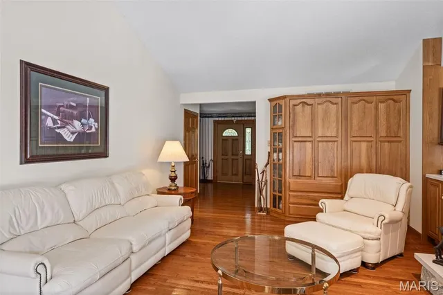 $765,000 | 1255 Walnut Hill Farm Drive, Chesterfield, MO 63005