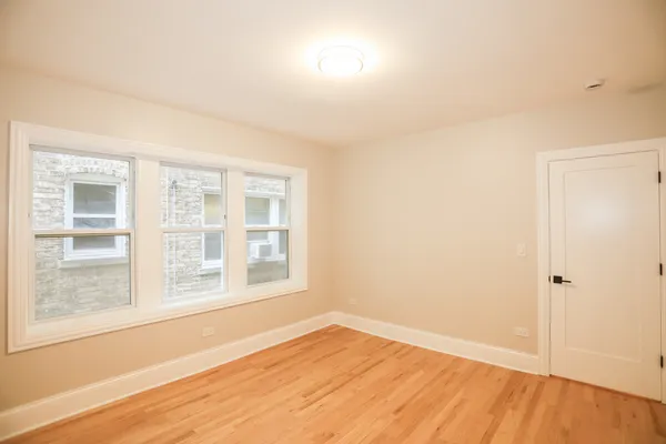 $1,895 | 6418 North Richmond Street, Unit 3W, Chicago, IL 60645