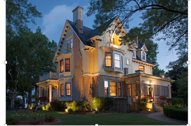 $1,300,000 | 611 East Walnut Street, Horicon, WI 53032