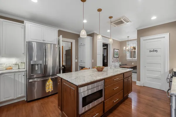 $1,300,000 | 611 East Walnut Street, Horicon, WI 53032