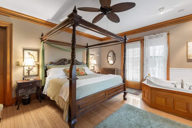 $1,300,000 | 611 East Walnut Street, Horicon, WI 53032