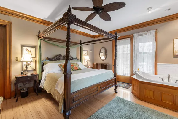 $1,300,000 | 611 East Walnut Street, Horicon, WI 53032