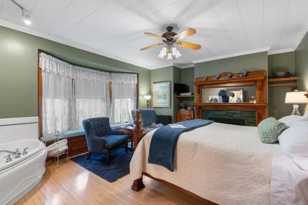 $1,300,000 | 611 East Walnut Street, Horicon, WI 53032