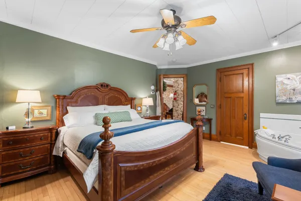 $1,300,000 | 611 East Walnut Street, Horicon, WI 53032