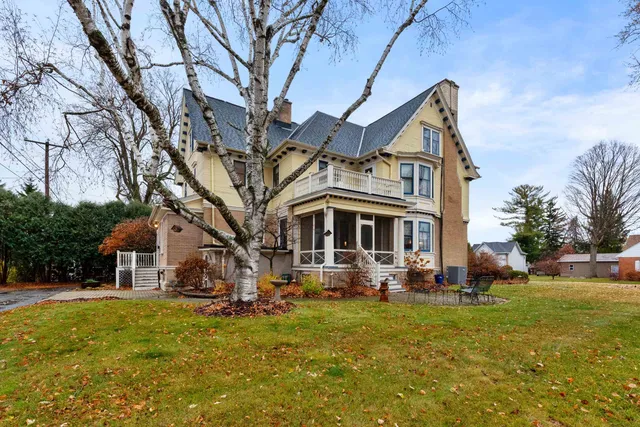 $1,300,000 | 611 East Walnut Street, Horicon, WI 53032