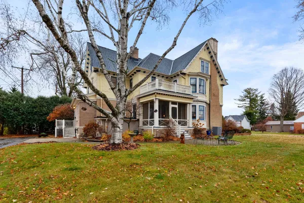 $1,300,000 | 611 East Walnut Street, Horicon, WI 53032