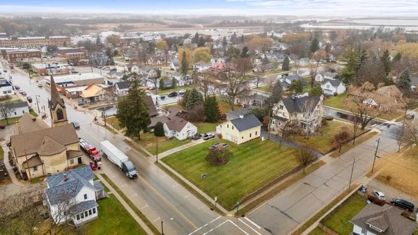 $1,300,000 | 611 East Walnut Street, Horicon, WI 53032