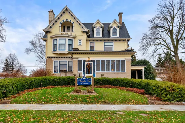 $1,300,000 | 611 East Walnut Street, Horicon, WI 53032