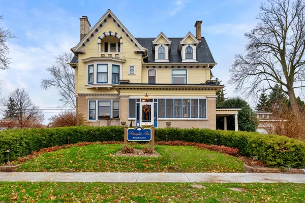 $1,300,000 | 611 East Walnut Street, Horicon, WI 53032