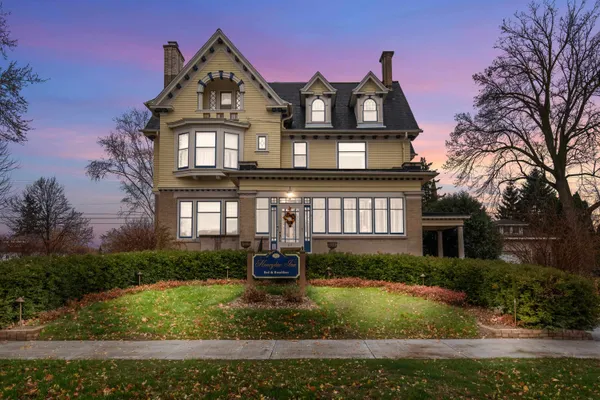 $1,300,000 | 611 East Walnut Street, Horicon, WI 53032