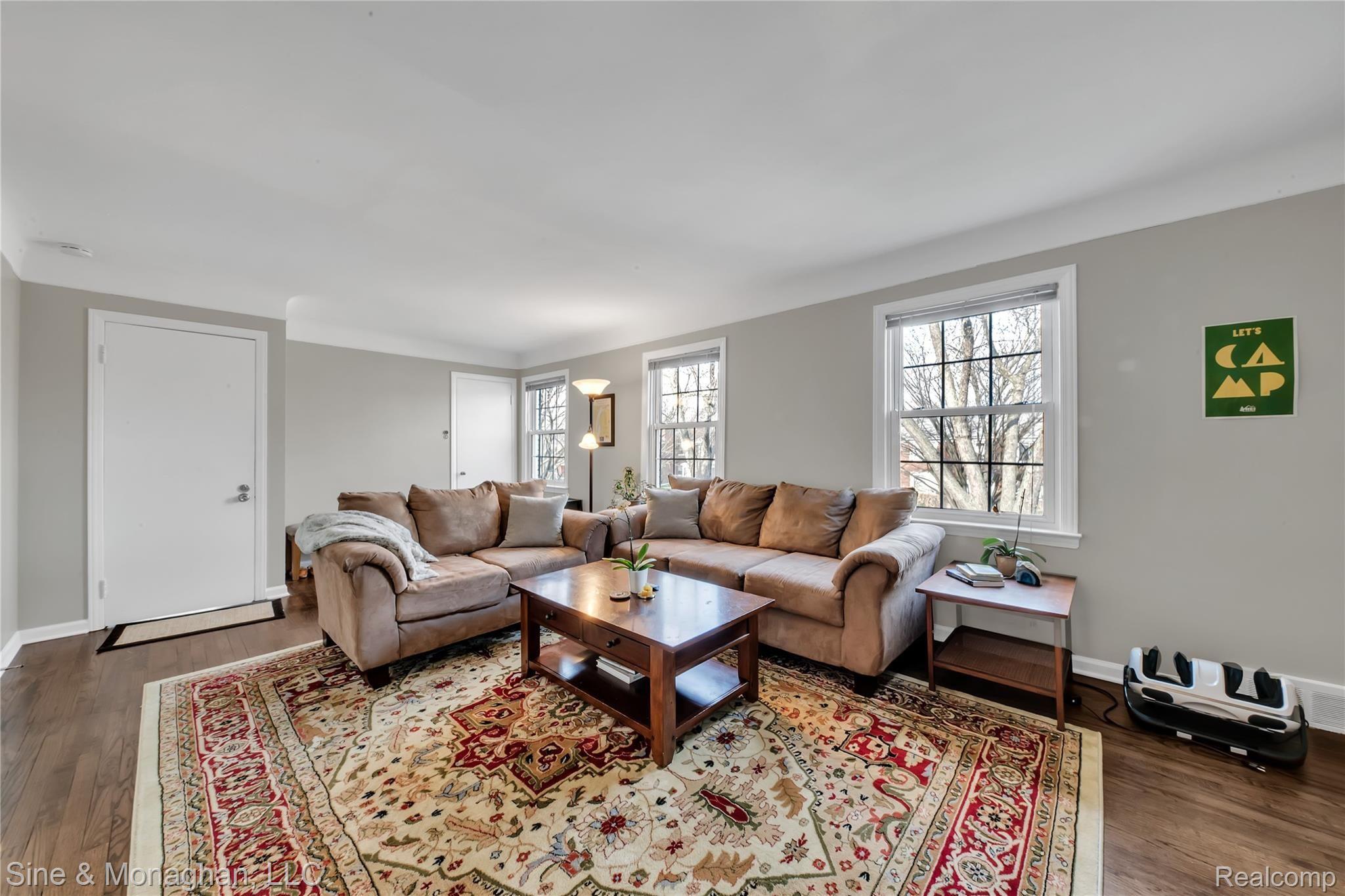 731-733 Harcourt Road Grosse Pointe, MI 48230 - Photo 17 of 40 731 Harcourt - HD Drone Photography-14.jpg