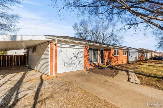 $149,900 | 1309 Veile Drive, Belleville, IL 62220