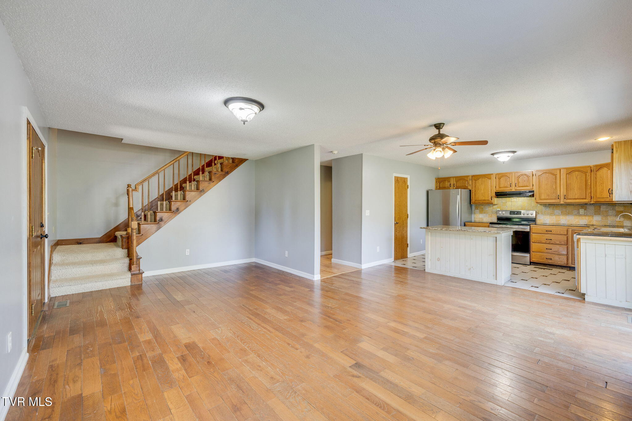 2015 Ridgefield Road Johnson City, TN 37601 - Photo 7 of 48 006