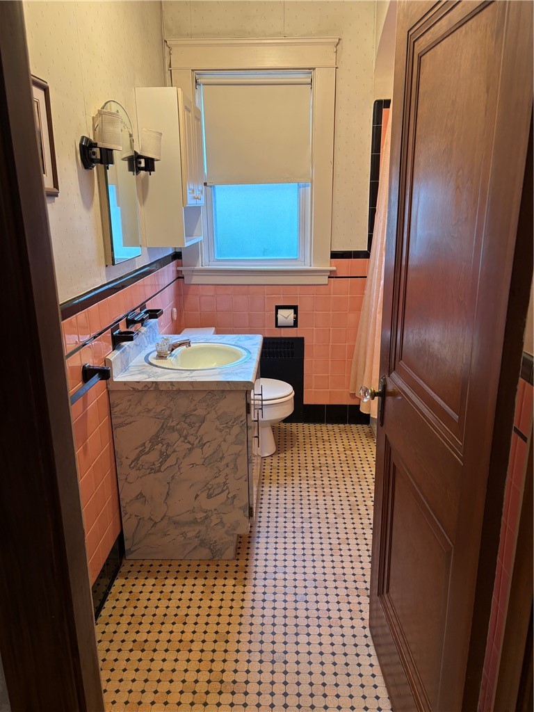 55 Stevens Road Cranston, RI 02910 - Photo 13 of 25