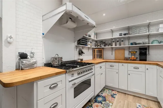 $389,900 | 25 Dolphin Avenue, Ormond Beach, FL 32176