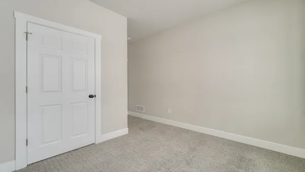 $319,900 | 833 Kenai Court, Roscoe, IL 61073
