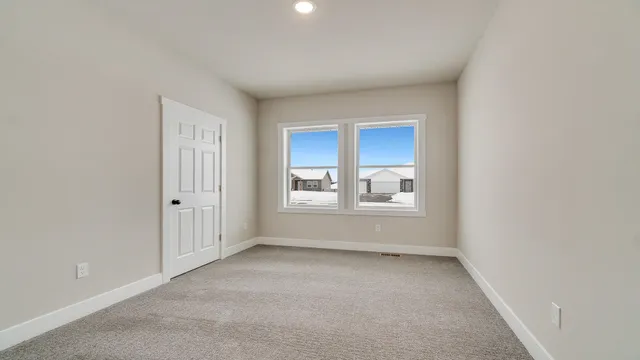 $319,900 | 833 Kenai Court, Roscoe, IL 61073