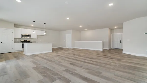 $319,900 | 833 Kenai Court, Roscoe, IL 61073