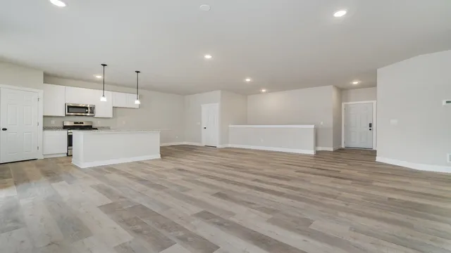 $319,900 | 833 Kenai Court, Roscoe, IL 61073