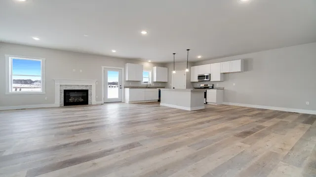 $319,900 | 833 Kenai Court, Roscoe, IL 61073