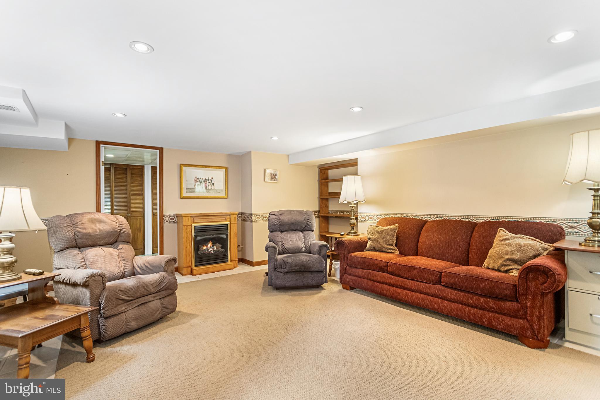 321 Holt Lane Springfield, PA 19064 - Photo 19 of 25