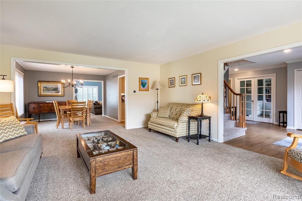 1202 Lakeview Drive Rochester Hills, MI 48306 - Photo 12 of 34