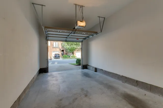 $2,095 | 335 Coronado Private Circle, Hendersonville, TN 37075