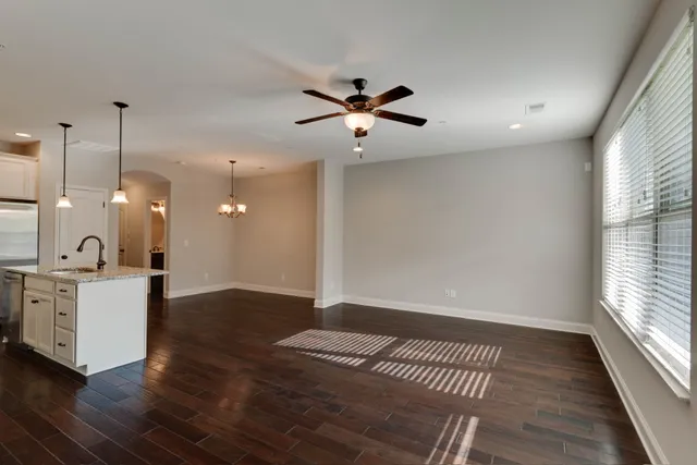 $2,095 | 335 Coronado Private Circle, Hendersonville, TN 37075