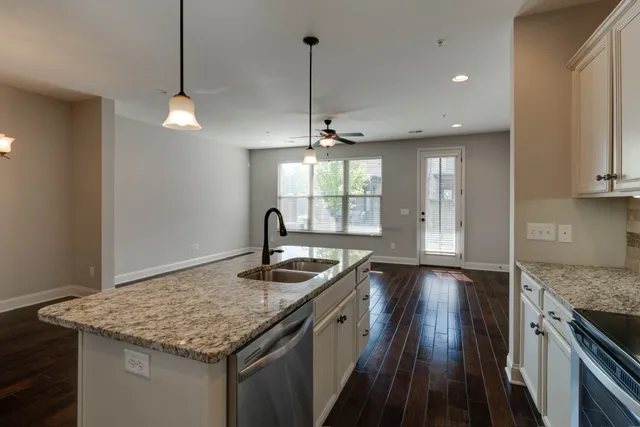 $2,095 | 335 Coronado Private Circle, Hendersonville, TN 37075