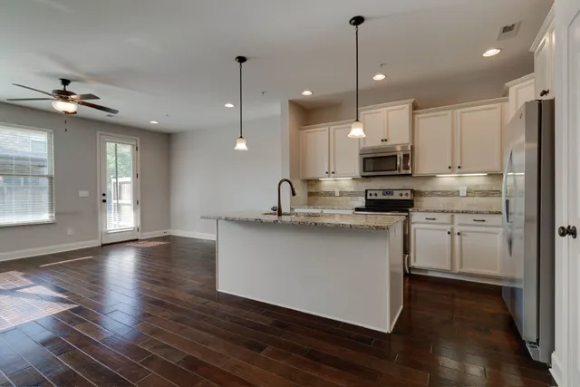 $2,095 | 335 Coronado Private Circle, Hendersonville, TN 37075