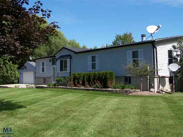 75820 Romeo Plank Road Armada, MI 48005 - Photo 7 of 14 31103058-6.JPG