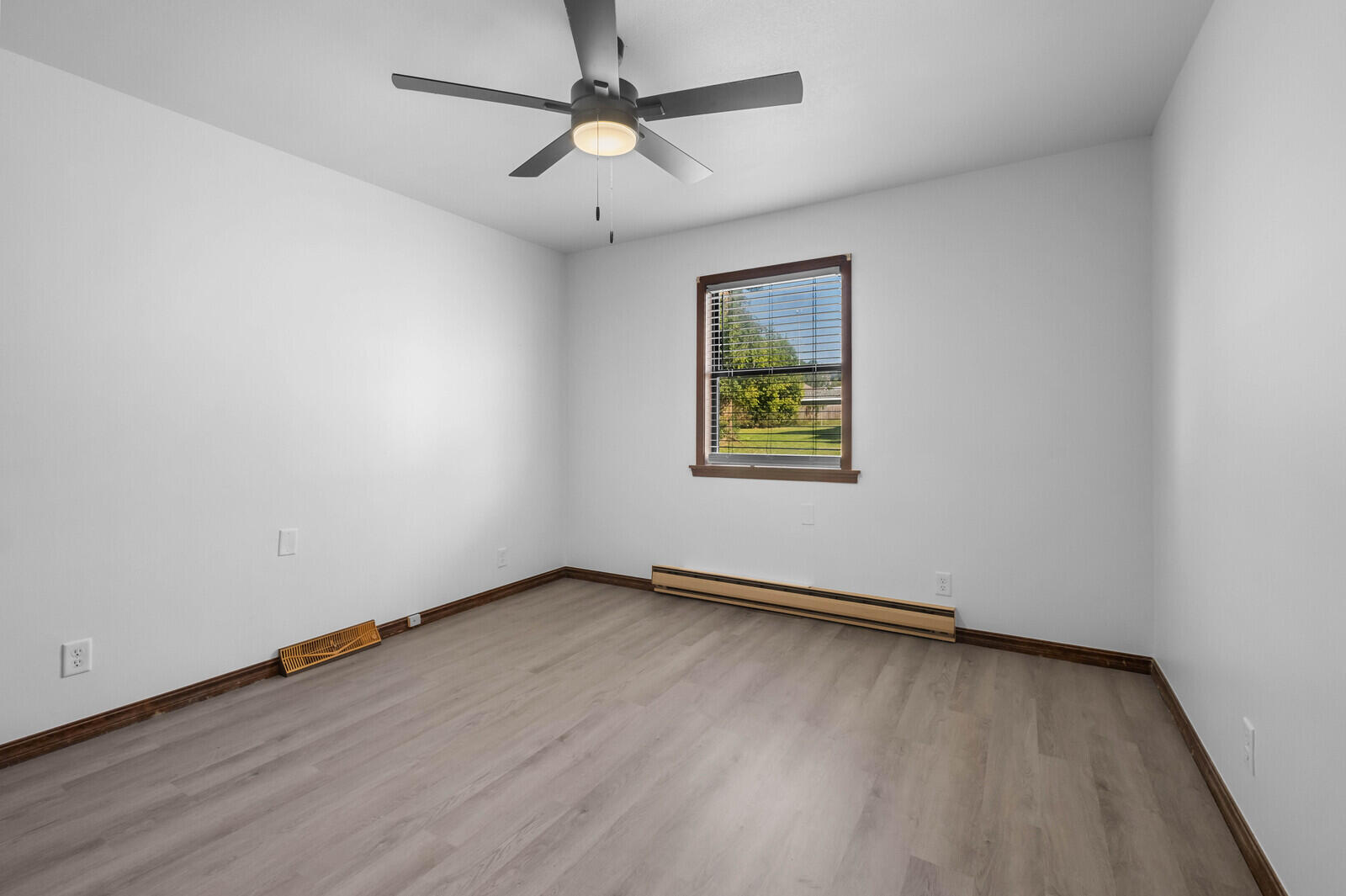 209 Mill Road Anderson, MO 64831 - Photo 19 of 43 22_209_Mills_St_Anderson_MO_No_Watermark