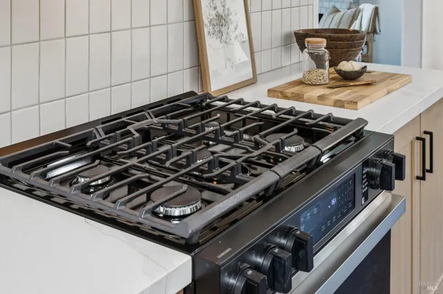 $1,249,000 | 3 Fabian Court, Novato, CA 94947