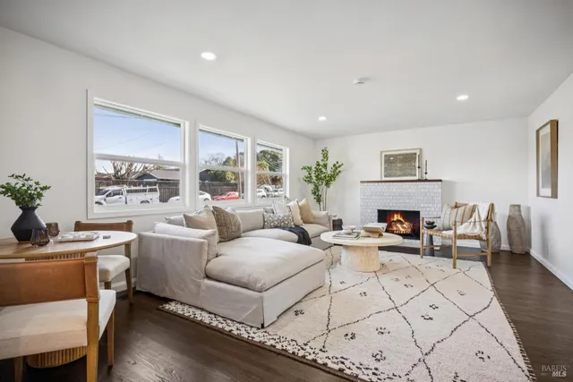 $1,249,000 | 3 Fabian Court, Novato, CA 94947