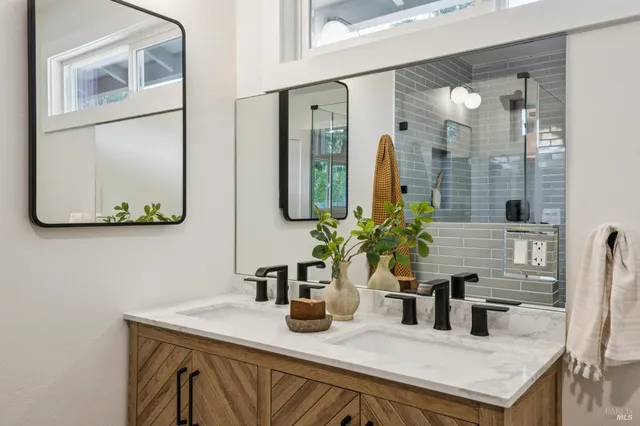 $1,249,000 | 3 Fabian Court, Novato, CA 94947