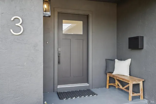 $1,249,000 | 3 Fabian Court, Novato, CA 94947