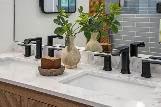 $1,249,000 | 3 Fabian Court, Novato, CA 94947