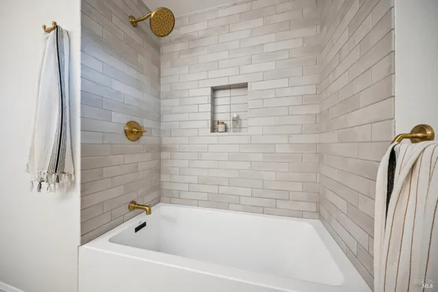 $1,249,000 | 3 Fabian Court, Novato, CA 94947