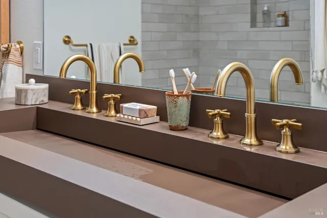 $1,249,000 | 3 Fabian Court, Novato, CA 94947