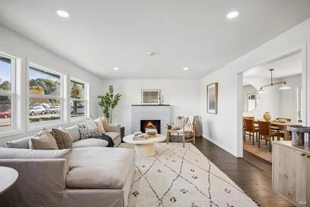 $1,249,000 | 3 Fabian Court, Novato, CA 94947