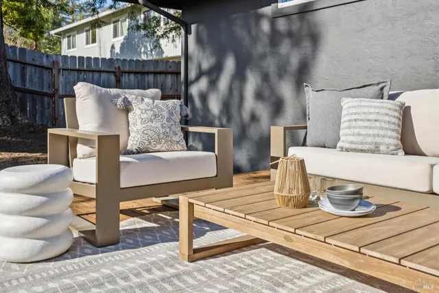 $1,249,000 | 3 Fabian Court, Novato, CA 94947