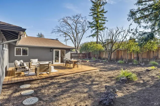 $1,249,000 | 3 Fabian Court, Novato, CA 94947