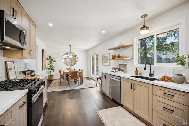 $1,249,000 | 3 Fabian Court, Novato, CA 94947