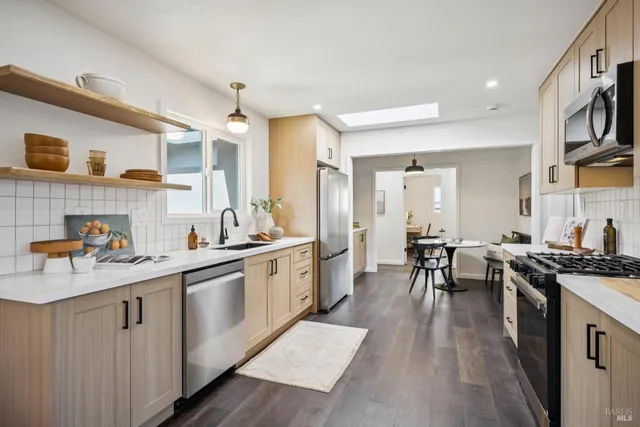 $1,249,000 | 3 Fabian Court, Novato, CA 94947