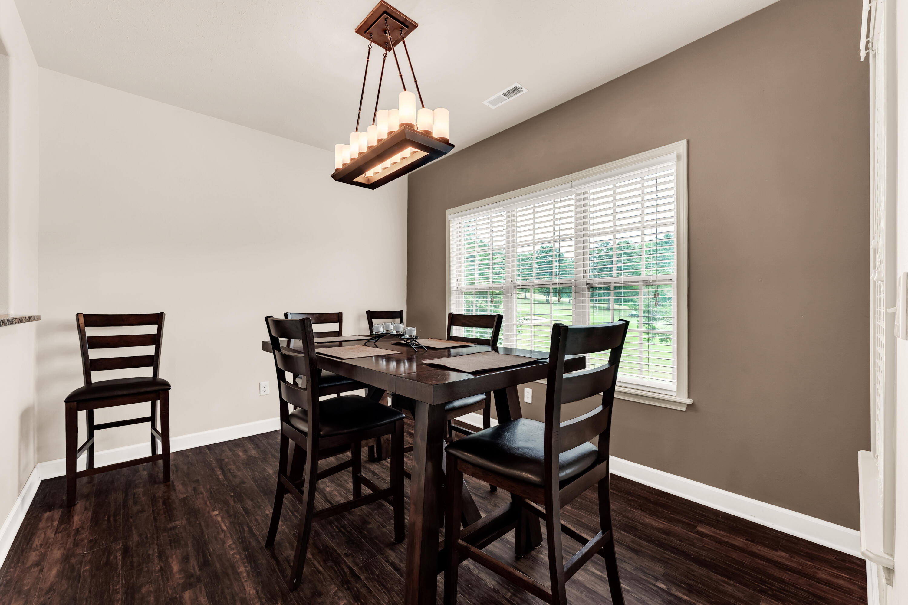 1261 Golf Drive, Unit 2 Reeds Spring, MO 65737 - Photo 22 of 72 Dining Area