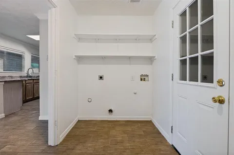 $325,000 | 628 King Street, Cedar Hill, TX 75104
